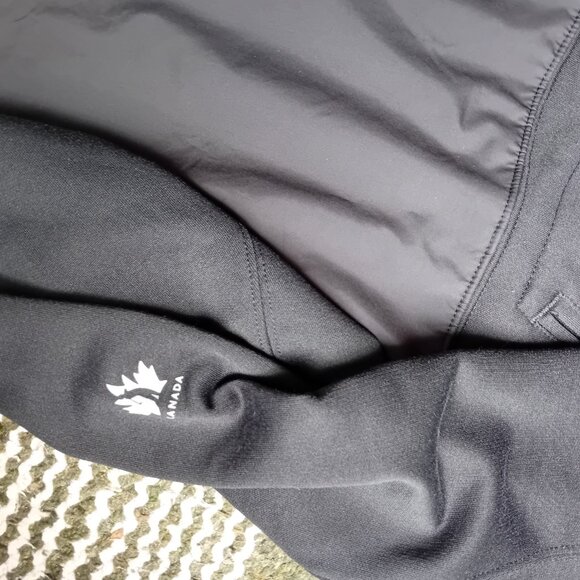 Hudson's Bay Golf Canada Zip-up Light Jacket - Picture 8 of 9